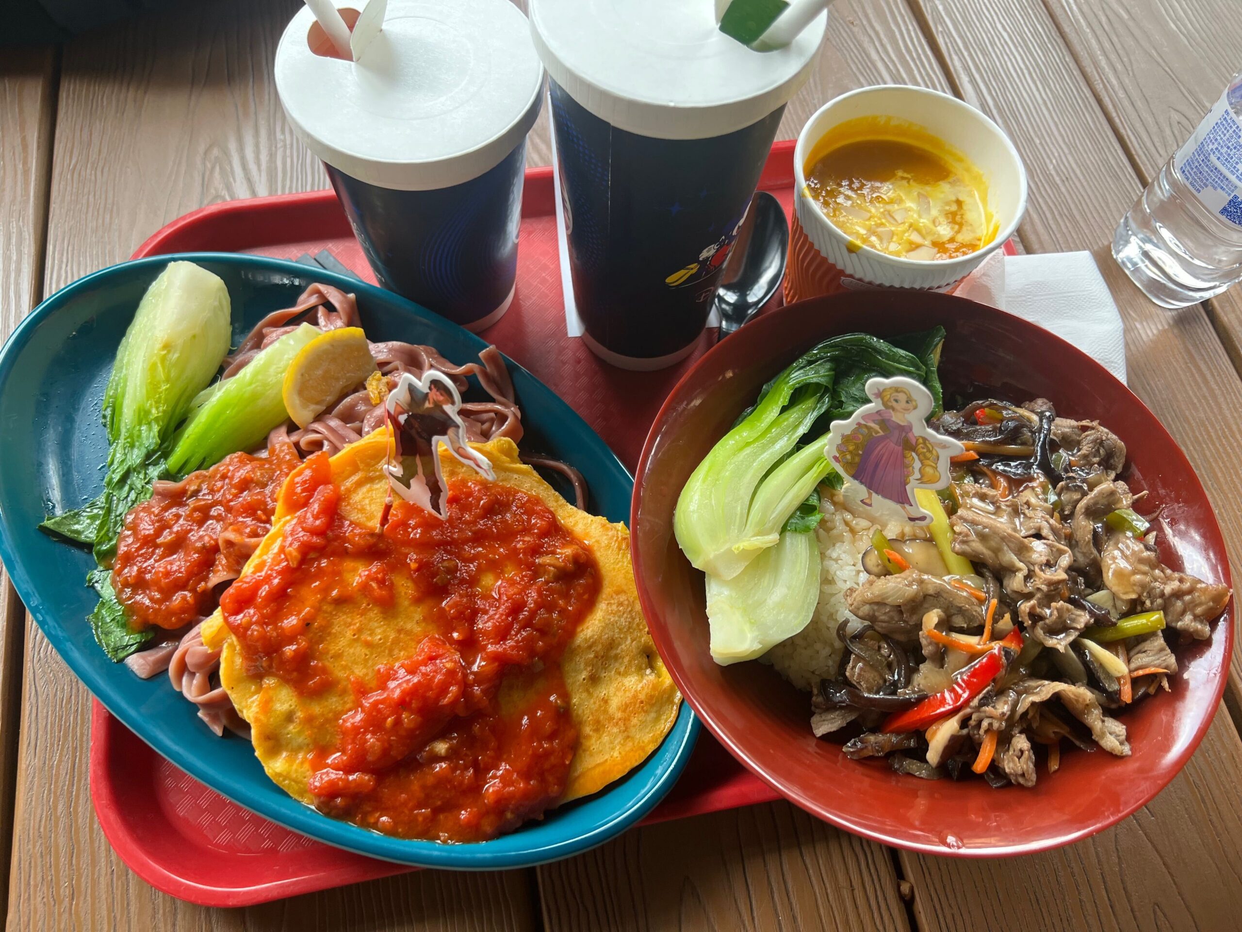 上海ディズニー Tangled Tree Tavern 料理 レビュー
